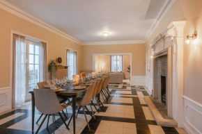 Huswell - Luxe 5-Bedroom Villa with Panoramic Views